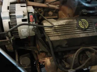 ✅ 1993 GMC Sierra 2500 • VIN: 1GDGK29N3PE523329 • Lot: 42681090. Wystawiony na IAAI z przebiegiem 189 865 mil. Bezpłatny archiwum sprzedaży aukcyjnych z USA i szczegółowy raport historii pojazdu na DreamBid. Zdjęcie 12.