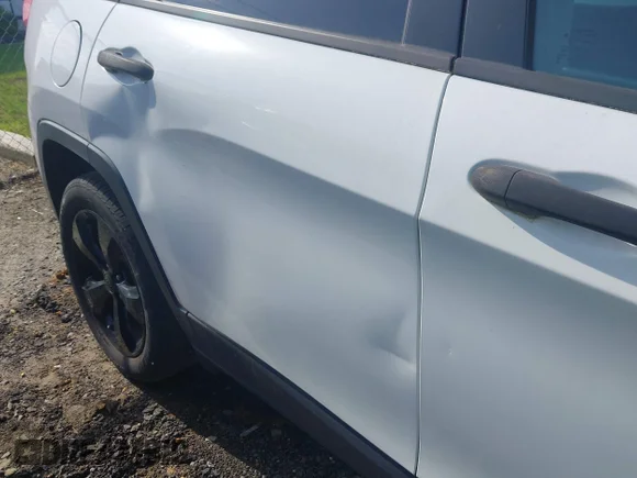 ✅ 2016 Jeep Cherokee Altitude • VIN: 1C4PJLABXGW323881 • Лот: 42289189. Опубліковано раніше на IAAI з пробігом 147 631 миль. Безкоштовний доступ до архіву аукціонних продажів зі США та докладний звіт про історію автомобіля на DreamBid. Зображення 6.
