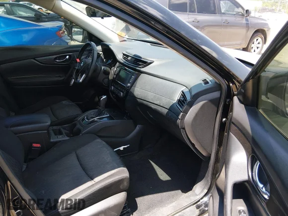 ✅ 2019 Nissan Rogue SV • VIN: JN8AT2MT2KW268497 • Лот: 45150018. Опубліковано раніше на IAAI з пробігом 136 296 миль. Безкоштовний доступ до архіву аукціонних продажів зі США та докладний звіт про історію автомобіля на DreamBid. Зображення 5.