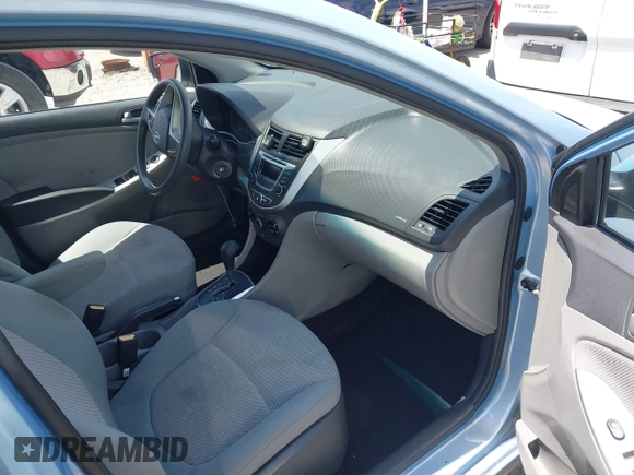 ✅ 2014 Hyundai Accent GS • VIN: KMHCT5AE7EU186742 • Lot: 45192809. Wystawiony na IAAI z przebiegiem 173 838 mil. Bezpłatny archiwum sprzedaży aukcyjnych z USA i szczegółowy raport historii pojazdu na DreamBid. Zdjęcie 5.