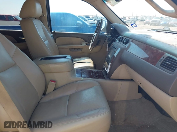 ✅ 2013 Chevrolet Tahoe LTZ • VIN: 1GNSKCE04DR331475 • Lot: 42897009. Wystawiony na IAAI z przebiegiem 178 454 mil. Bezpłatny archiwum sprzedaży aukcyjnych z USA i szczegółowy raport historii pojazdu na DreamBid. Zdjęcie 5.