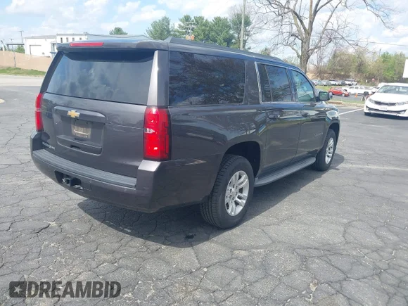 ✅ 2018 Chevrolet Suburban LS • VIN: 1GNSKGKC0JR276119 • Lot: 44778277. Wystawiony na IAAI z przebiegiem 34 674 mil. Bezpłatny archiwum sprzedaży aukcyjnych z USA i szczegółowy raport historii pojazdu na DreamBid. Zdjęcie 4.