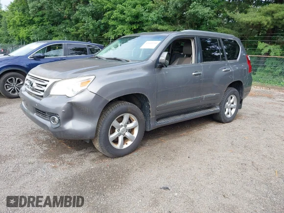 ✅ 2012 Lexus GX 460 • VIN: JTJBM7FX9C5047736 • Lot: 45449230. Wystawiony na IAAI z przebiegiem Nie podano. Bezpłatny archiwum sprzedaży aukcyjnych z USA i szczegółowy raport historii pojazdu na DreamBid. Zdjęcie 2.