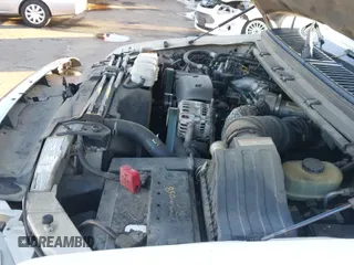 ✅ 2001 Ford Excursion XLT • VIN: 1FMSU41F61EC12313 • Лот: 41349605. Опубликован ранее на IAAI с пробегом 247 352 миль. Бесплатный доступ к архиву аукционных продаж из США и подробный отчёт об истории автомобиля на DreamBid. Изображение 19.