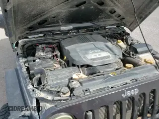 ✅ 2018 Jeep Wrangler Unlimited Sport • VIN: 1C4BJWDG5JL850626 • Lot: 62154685. Wystawiony na Copart z przebiegiem 67 823 mil. Bezpłatny archiwum sprzedaży aukcyjnych z USA i szczegółowy raport historii pojazdu na DreamBid. Zdjęcie 16.