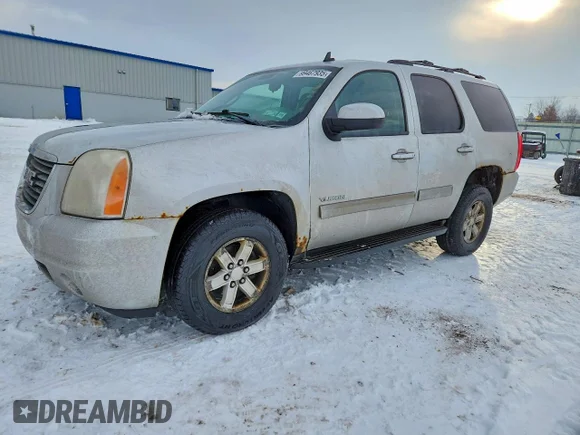 ✅ 2011 GMC Yukon SLE • VIN: 1GKS2AE0XBR261480 • Lot: 41867196. Listed on Copart with 215,641 mi. Free auction sales archive from the USA and detailed vehicle history report at DreamBid. Image 1.