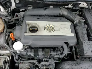 ✅ 2009 Volkswagen Passat Komfort • VIN: WVWXK73C09E049688 • Лот: 83667744. Опубликован ранее на Copart с пробегом 206 382 миль. Бесплатный доступ к архиву аукционных продаж из США и подробный отчёт об истории автомобиля на DreamBid. Изображение 13.