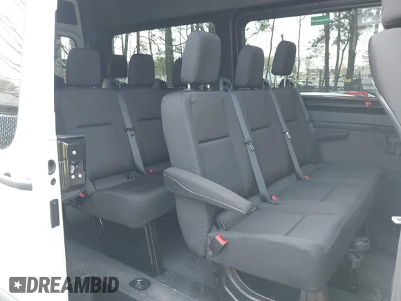 ✅ 2025 Mercedes-Benz Sprinter Passenger • VIN: W1Z4KFHY3ST228057 • Лот: 44724724. Опубліковано раніше на IAAI з пробігом 7 693 миль. Безкоштовний доступ до архіву аукціонних продажів зі США та докладний звіт про історію автомобіля на DreamBid. Зображення 8.