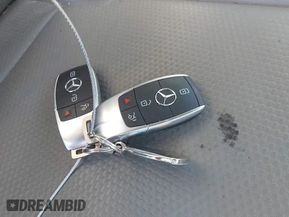 ✅ 2022 Mercedes-Benz GLB 250 • VIN: W1N4M4GB6NW257942 • Lot: 44364509. Wystawiony na IAAI z przebiegiem 19 670 mil. Bezpłatny archiwum sprzedaży aukcyjnych z USA i szczegółowy raport historii pojazdu na DreamBid. Zdjęcie 11.