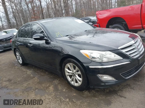 ✅ 2013 Hyundai Genesis 3.8L • VIN: KMHGC4DD8DU243334 • Lot: 41675848. Wystawiony na IAAI z przebiegiem 177 876 mil. Bezpłatny archiwum sprzedaży aukcyjnych z USA i szczegółowy raport historii pojazdu na DreamBid. Zdjęcie 1.