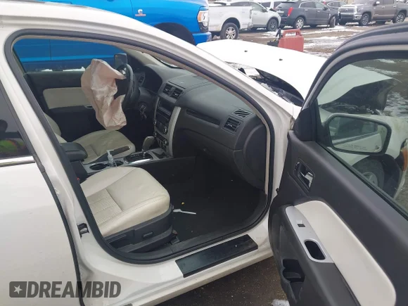 ✅ 2010 Mercury Milan Premier • VIN: 3MEHM0JA6AR603596 • Лот: 43843106. Опубліковано раніше на IAAI з пробігом 179 255 миль. Безкоштовний доступ до архіву аукціонних продажів зі США та докладний звіт про історію автомобіля на DreamBid. Зображення 5.