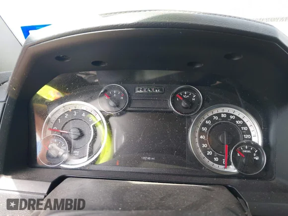 ✅ 2018 Ram 2500 Laramie • VIN: 3C6UR5FL0JG405981 • Lot: 44679868. Wystawiony na IAAI z przebiegiem 135 748 mil. Bezpłatny archiwum sprzedaży aukcyjnych z USA i szczegółowy raport historii pojazdu na DreamBid. Zdjęcie 7.