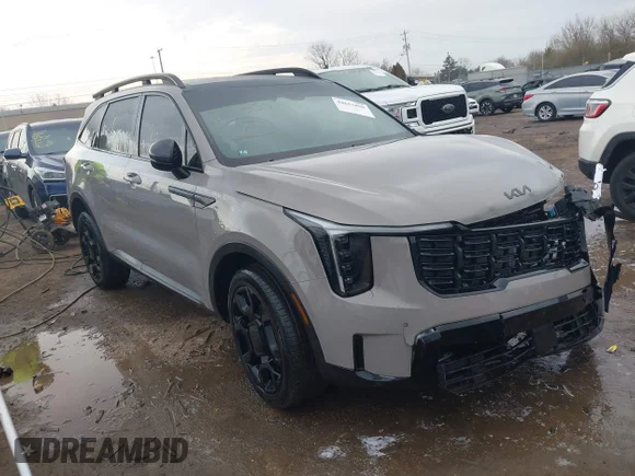 ✅ 2026 Kia Sorento X-Line SX • VIN: 5XYRKDJF5TG447188 • Лот: 44651850. Опубліковано раніше на IAAI з пробігом 4 710 миль. Безкоштовний доступ до архіву аукціонних продажів зі США та докладний звіт про історію автомобіля на DreamBid. Зображення 1.