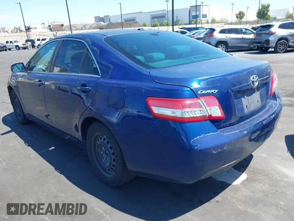 ✅ 2010 Toyota Camry LE • VIN: 4T1BF3EK7AU532161 • Lot: 45038013. Wystawiony na IAAI z przebiegiem 231 247 mil. Bezpłatny archiwum sprzedaży aukcyjnych z USA i szczegółowy raport historii pojazdu na DreamBid. Zdjęcie 3.