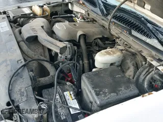 ✅ 2003 Chevrolet Suburban LT • VIN: 3GNFK16Z83G319699 • Лот: 41107812. Опубликован ранее на IAAI с пробегом 282 042 миль. Бесплатный доступ к архиву аукционных продаж из США и подробный отчёт об истории автомобиля на DreamBid. Изображение 19.