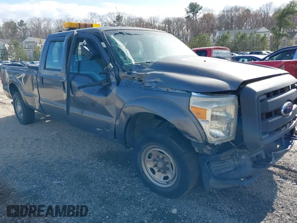 ✅ 2013 Ford F-250 XL • VIN: 1FT7W2A61DEA81188 • Lot: 41742323. Wystawiony na IAAI z przebiegiem 5 mil. Bezpłatny archiwum sprzedaży aukcyjnych z USA i szczegółowy raport historii pojazdu na DreamBid. Zdjęcie 1.