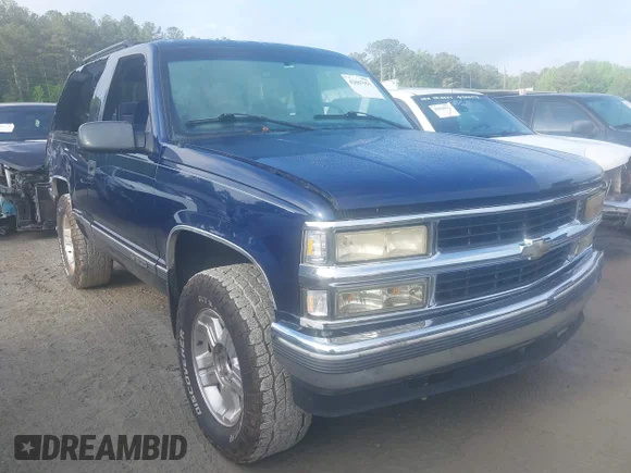 ✅ 1995 Chevrolet Tahoe • VIN: 3GNEK18K7SG106379 • Lot: 42067951. Wystawiony na IAAI z przebiegiem 205 554 mil. Bezpłatny archiwum sprzedaży aukcyjnych z USA i szczegółowy raport historii pojazdu na DreamBid. Zdjęcie 1.