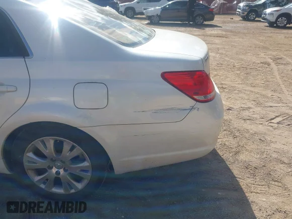 ✅ 2010 Toyota Avalon XLS • VIN: 4T1BK3DB5AU363884 • Lot: 43682934. Wystawiony na IAAI z przebiegiem 168 458 mil. Bezpłatny archiwum sprzedaży aukcyjnych z USA i szczegółowy raport historii pojazdu na DreamBid. Zdjęcie 6.