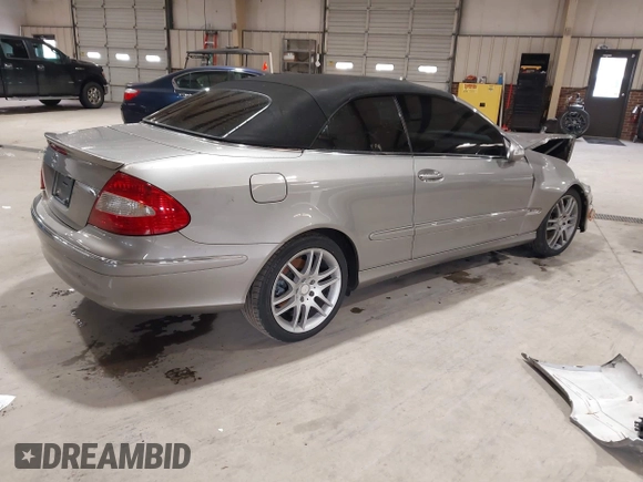 ✅ 2008 Mercedes-Benz CLK 350 • VIN: WDBTK56F28F252596 • Lot: 43993940. Wystawiony na IAAI z przebiegiem 53 771 mil. Bezpłatny archiwum sprzedaży aukcyjnych z USA i szczegółowy raport historii pojazdu na DreamBid. Zdjęcie 4.
