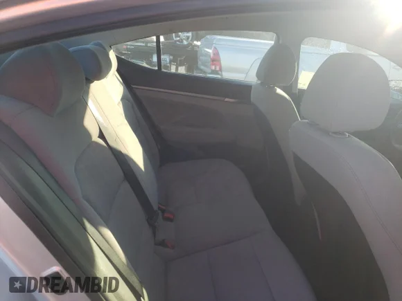 ✅ 2018 Hyundai Elantra SEL • VIN: 5NPD84LF7JH356208 • Lot: 38400123. Wystawiony na Copart z przebiegiem 70 568 mil. Bezpłatny archiwum sprzedaży aukcyjnych z USA i szczegółowy raport historii pojazdu na DreamBid. Zdjęcie 10.