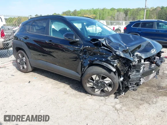 ✅ 2025 Hyundai Kona SEL • VIN: KM8HBCAB4SU271651 • Lot: 44746165. Wystawiony na IAAI z przebiegiem 17 200 mil. Bezpłatny archiwum sprzedaży aukcyjnych z USA i szczegółowy raport historii pojazdu na DreamBid. Zdjęcie 1.