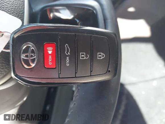 ✅ 2025 Toyota Camry LE • VIN: 4T1DAACK8SU054266 • Lot: 43586767. Wystawiony na IAAI z przebiegiem 8 235 mil. Bezpłatny archiwum sprzedaży aukcyjnych z USA i szczegółowy raport historii pojazdu na DreamBid. Zdjęcie 11.