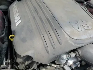 ✅ 2018 Chrysler 300 S • VIN: 2C3CCABT3JH283531 • Лот: 60153065. Опубликован ранее на Copart с пробегом 138 279 миль. Бесплатный доступ к архиву аукционных продаж из США и подробный отчёт об истории автомобиля на DreamBid. Изображение 14.