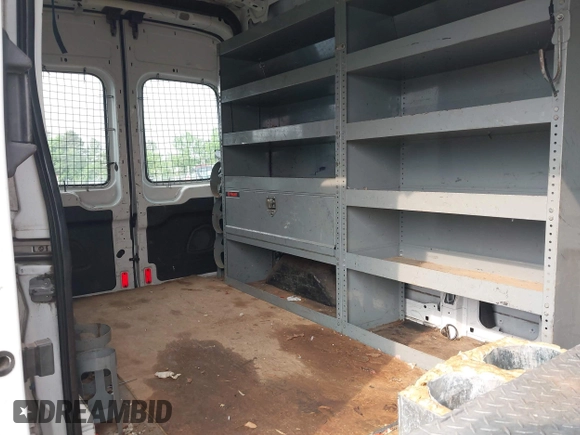 ✅ 2015 Ford Transit • VIN: 1FTYR2XM2FKA62025 • Lot: 42415981. Wystawiony na IAAI z przebiegiem 122 824 mil. Bezpłatny archiwum sprzedaży aukcyjnych z USA i szczegółowy raport historii pojazdu na DreamBid. Zdjęcie 8.