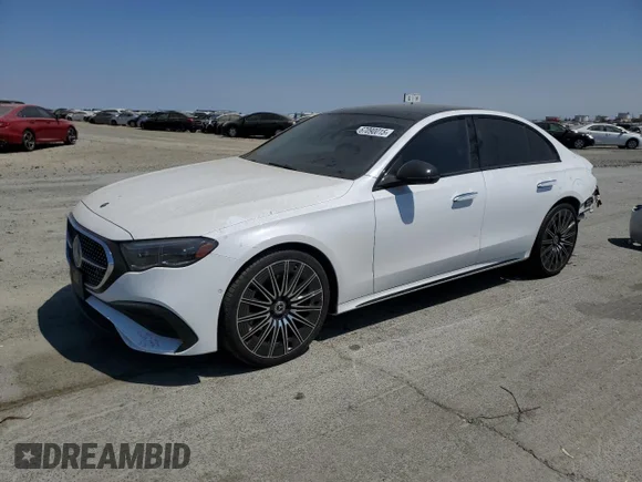✅ 2024 Mercedes-Benz E 350 • VIN: W1KLF4HB9RA053401 • Lot: 67090015. Wystawiony na Copart z przebiegiem 11 163 mil. Bezpłatny archiwum sprzedaży aukcyjnych z USA i szczegółowy raport historii pojazdu na DreamBid. Zdjęcie 1.