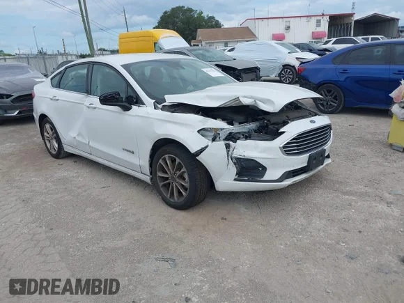 ✅ 2019 Ford Fusion SE • VIN: 3FA6P0LU3KR120310 • Lot: 45113226. Wystawiony na IAAI z przebiegiem 107 218 mil. Bezpłatny archiwum sprzedaży aukcyjnych z USA i szczegółowy raport historii pojazdu na DreamBid. Zdjęcie 1.