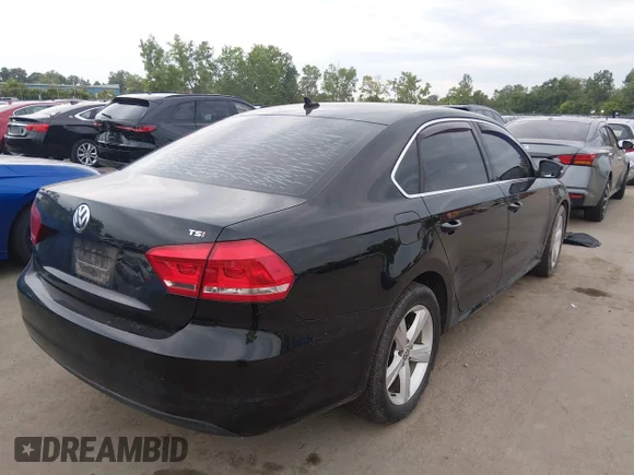 ✅ 2015 Volkswagen Passat S • VIN: 1VWAT7A35FC115713 • Lot: 45442774. Wystawiony na IAAI z przebiegiem 87 894 mil. Bezpłatny archiwum sprzedaży aukcyjnych z USA i szczegółowy raport historii pojazdu na DreamBid. Zdjęcie 4.