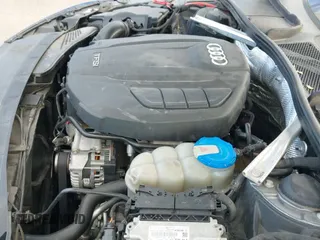 ✅ 2017 Audi A4 ultra Premium • VIN: WAUGMAF44HN045439 • Lot: 43101328. Listed on IAAI with 92,342 mi. Free auction sales archive from the USA and detailed vehicle history report at DreamBid. Image 19.