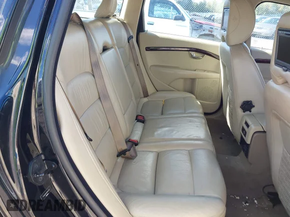 ✅ 2008 Volvo XC70 • VIN: YV4BZ982481004743 • Lot: 43146538. Wystawiony na IAAI z przebiegiem 156 644 mil. Bezpłatny archiwum sprzedaży aukcyjnych z USA i szczegółowy raport historii pojazdu na DreamBid. Zdjęcie 8.