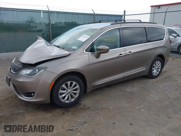 ✅ 2017 Chrysler Pacifica Touring L • VIN: 2C4RC1BG9HR540091 • Лот: 44929764. Опубликован ранее на IAAI с пробегом 187 199 миль. Бесплатный доступ к архиву аукционных продаж из США и подробный отчёт об истории автомобиля на DreamBid. Изображение 2.