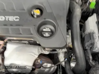 ✅ 2016 Buick Cascada Premium • VIN: W04WT3N58GG130062 • Lot: 71291105. Wystawiony na Copart z przebiegiem 46 976 mil. Bezpłatny archiwum sprzedaży aukcyjnych z USA i szczegółowy raport historii pojazdu na DreamBid. Zdjęcie 11.