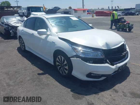 ✅ 2017 Honda Accord Touring • VIN: JHMCR6F72HC007163 • Lot: 45460527. Wystawiony na IAAI z przebiegiem 116 213 mil. Bezpłatny archiwum sprzedaży aukcyjnych z USA i szczegółowy raport historii pojazdu na DreamBid. Zdjęcie 1.