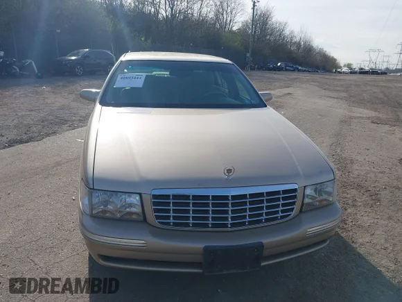 ✅ 1998 Cadillac DeVille • VIN: 1G6KD54Y4WU798274 • Lot: 40893444. Wystawiony na IAAI z przebiegiem 111 011 mil. Bezpłatny archiwum sprzedaży aukcyjnych z USA i szczegółowy raport historii pojazdu na DreamBid. Zdjęcie 6.