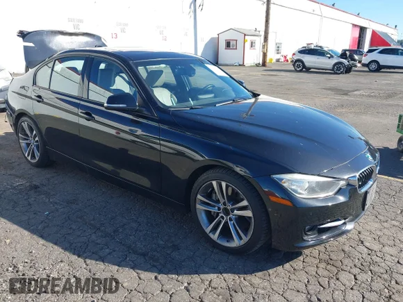 ✅ 2012 BMW 3 Series 335i • VIN: WBA3A9C57CF270556 • Лот: 43389035. Опубліковано раніше на IAAI з пробігом 250 408 миль. Безкоштовний доступ до архіву аукціонних продажів зі США та докладний звіт про історію автомобіля на DreamBid. Зображення 1.