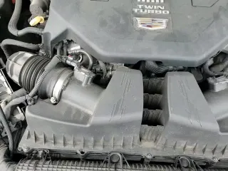 ✅ 2022 Cadillac CT5-V • VIN: 1G6DR5RW2N0135874 • Lot: 57078405. Wystawiony na Copart z przebiegiem 40 955 mil. Bezpłatny archiwum sprzedaży aukcyjnych z USA i szczegółowy raport historii pojazdu na DreamBid. Zdjęcie 15.