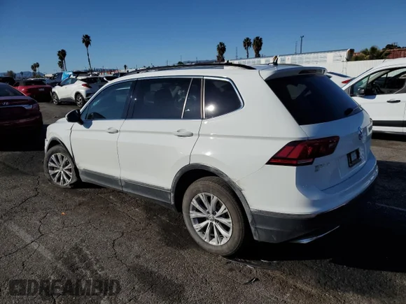 ✅ 2018 Volkswagen Tiguan SEL • VIN: 3VV3B7AX1JM176440 • Лот: 71292202. Опубліковано раніше на Copart з пробігом 40 766 миль. Безкоштовний доступ до архіву аукціонних продажів зі США та докладний звіт про історію автомобіля на DreamBid. Зображення 2.