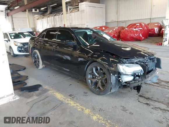 ✅ 2020 Chrysler 300 Touring • VIN: 2C3CCAAG0LH201102 • Лот: 44082278. Опубликован ранее на IAAI с пробегом 30 222 миль. Бесплатный доступ к архиву аукционных продаж из США и подробный отчёт об истории автомобиля на DreamBid. Изображение 1.