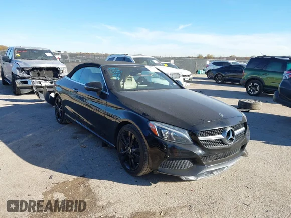 ✅ 2018 Mercedes-Benz C 300 • VIN: WDDWK4JB9JF608812 • Lot: 43890629. Wystawiony na IAAI z przebiegiem 109 021 mil. Bezpłatny archiwum sprzedaży aukcyjnych z USA i szczegółowy raport historii pojazdu na DreamBid. Zdjęcie 1.