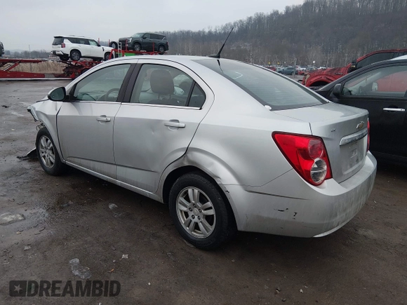 ✅ 2014 Chevrolet Sonic LT • VIN: 1G1JC5SH2E4149160 • Lot: 44360259. Wystawiony na IAAI z przebiegiem 121 077 mil. Bezpłatny archiwum sprzedaży aukcyjnych z USA i szczegółowy raport historii pojazdu na DreamBid. Zdjęcie 3.