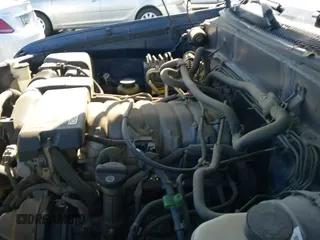 ✅ 2001 Toyota Sequoia SR5 • VIN: 5TDBT44A51S045900 • Лот: 42100793. Опубликован ранее на IAAI с пробегом 180 552 миль. Бесплатный доступ к архиву аукционных продаж из США и подробный отчёт об истории автомобиля на DreamBid. Изображение 19.