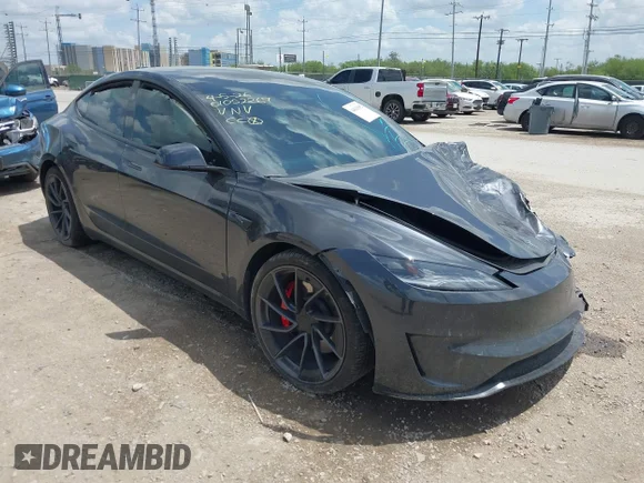 ✅ 2025 Tesla Model 3 Performance • VIN: 5YJ3E1ET3SF002854 • Lot: 44813652. Wystawiony na IAAI z przebiegiem 16 790 mil. Bezpłatny archiwum sprzedaży aukcyjnych z USA i szczegółowy raport historii pojazdu na DreamBid. Zdjęcie 1.