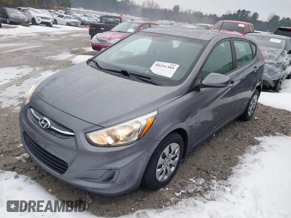 ✅ 2017 Hyundai Accent SE • VIN: KMHCT5AE4HU337444 • Lot: 44251389. Wystawiony na IAAI z przebiegiem 103 662 mil. Bezpłatny archiwum sprzedaży aukcyjnych z USA i szczegółowy raport historii pojazdu na DreamBid. Zdjęcie 2.