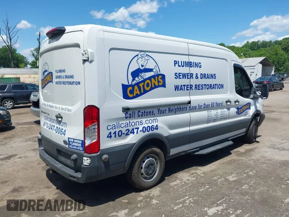 ✅ 2018 Ford Transit • VIN: 1FTBW2CM1JKB40131 • Lot: 45220030. Wystawiony na IAAI z przebiegiem 150 367 mil. Bezpłatny archiwum sprzedaży aukcyjnych z USA i szczegółowy raport historii pojazdu na DreamBid. Zdjęcie 4.