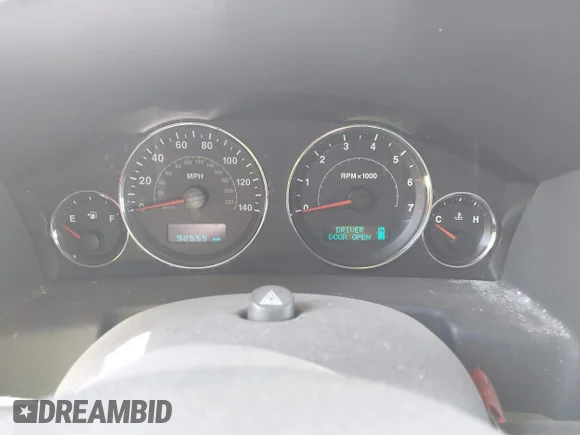 ✅ 2007 Jeep Commander Sport • VIN: 1J8HH48K97C587583 • Лот: 42704993. Опубліковано раніше на IAAI з пробігом 92 559 миль. Безкоштовний доступ до архіву аукціонних продажів зі США та докладний звіт про історію автомобіля на DreamBid. Зображення 7.