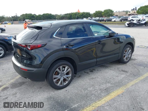 ✅ 2025 Mazda CX-30 S Preferred • VIN: 3MVDMBCMXSM804997 • Lot: 44105041. Wystawiony na IAAI z przebiegiem 1 195 mil. Bezpłatny archiwum sprzedaży aukcyjnych z USA i szczegółowy raport historii pojazdu na DreamBid. Zdjęcie 4.