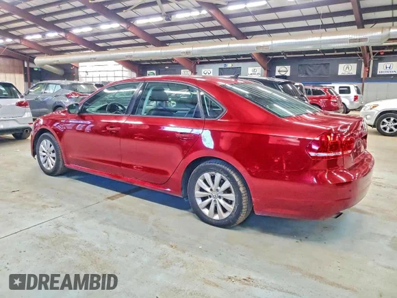 ✅ 2015 Volkswagen Passat S • VIN: 1VWAT7A38FC023172 • Lot: 45600396. Wystawiony na Copart z przebiegiem 192 986 mil. Bezpłatny archiwum sprzedaży aukcyjnych z USA i szczegółowy raport historii pojazdu na DreamBid. Zdjęcie 2.